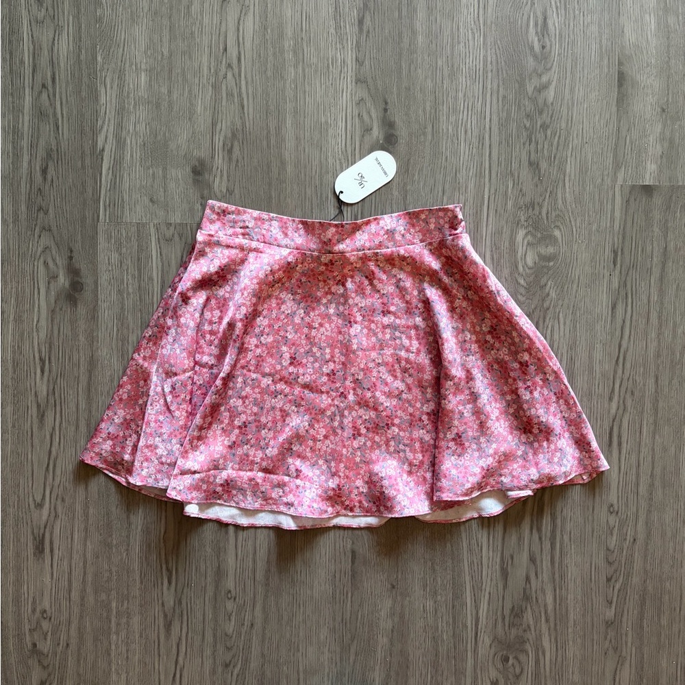 NWT Women's Pink Floral Skirt